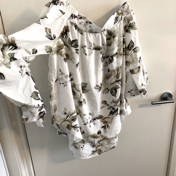 Tops - Oscar-St off shoulder Top Size XL (16)